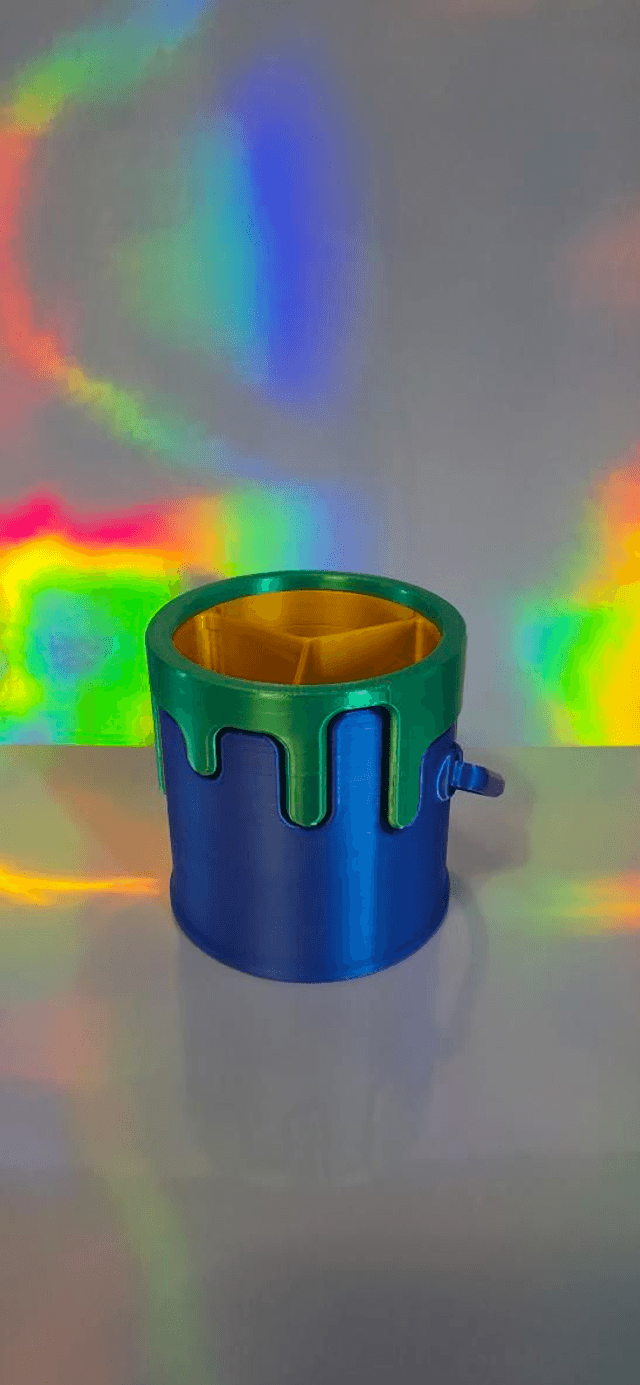 Leaky bucket pen holder large 