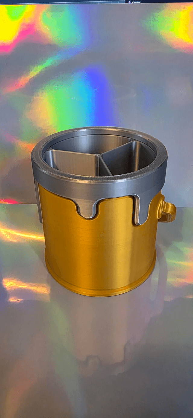 Leaky bucket pen holder large 