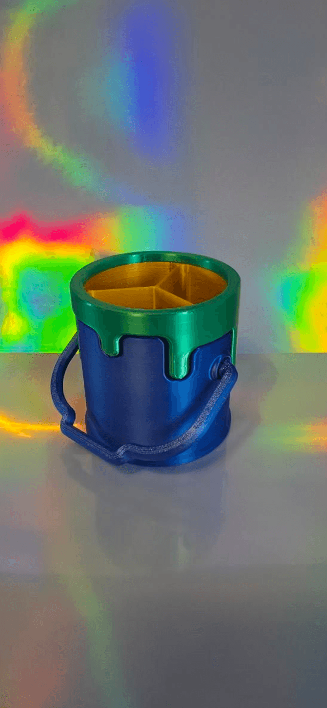 Leaky bucket pen holder large 